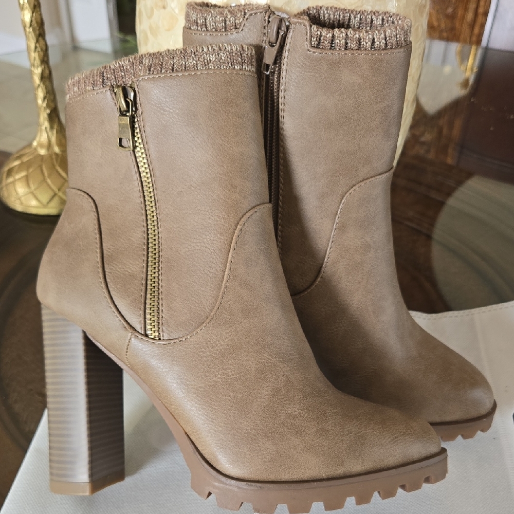 Shoe Dazzle Brown Heeled Boots